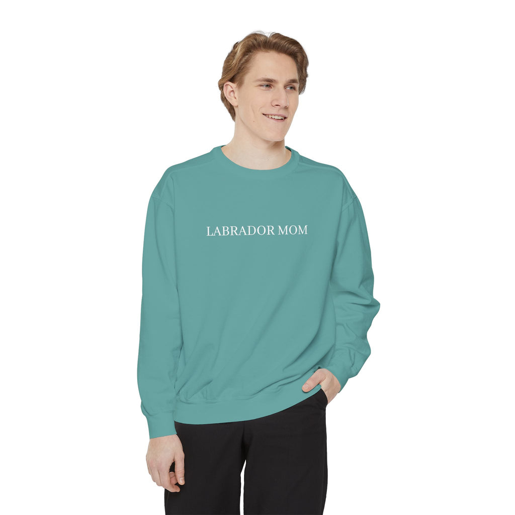 Labrador Mom Sweatshirt — Comfort Colors